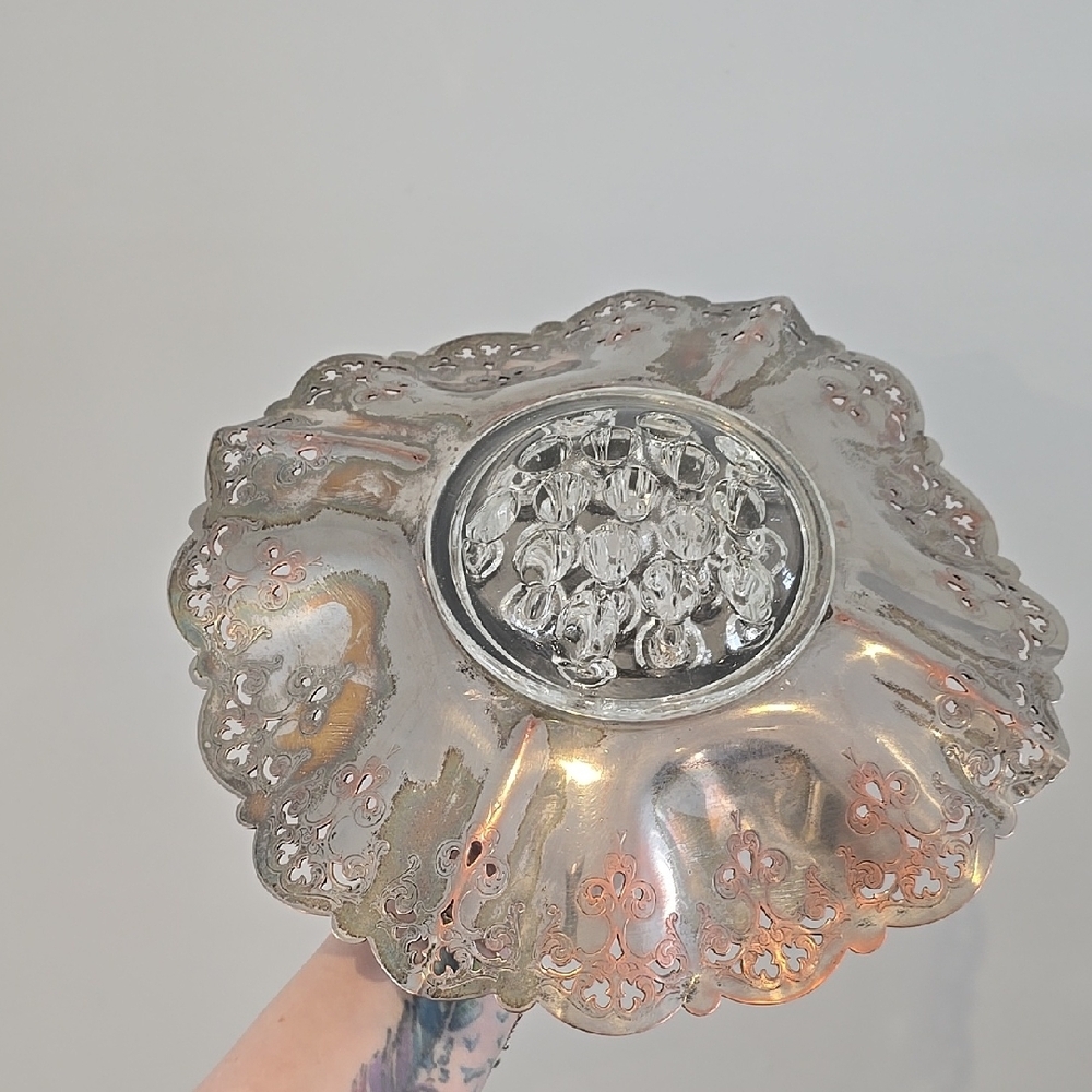Vintage  Silver Plated Saxon Plate Bowl Vase With Glass Flower Frog